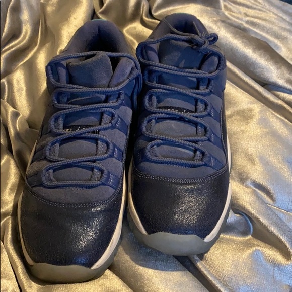 Jordan 11 - Picture 2 of 5